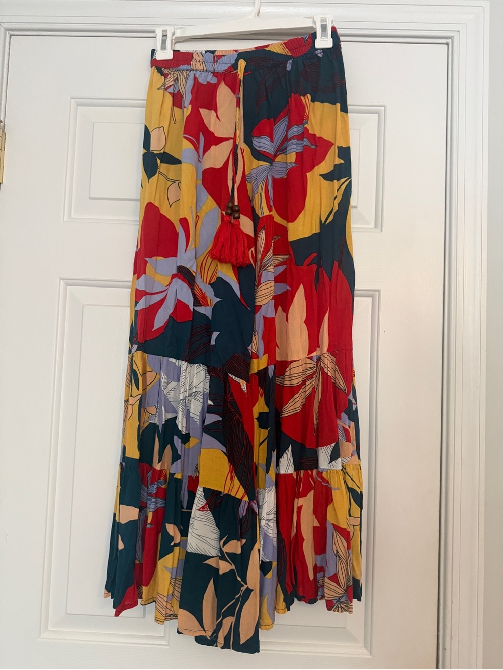 True Destination’s Resort Wear tiered palazzo pants tropical leaf pattern Size M